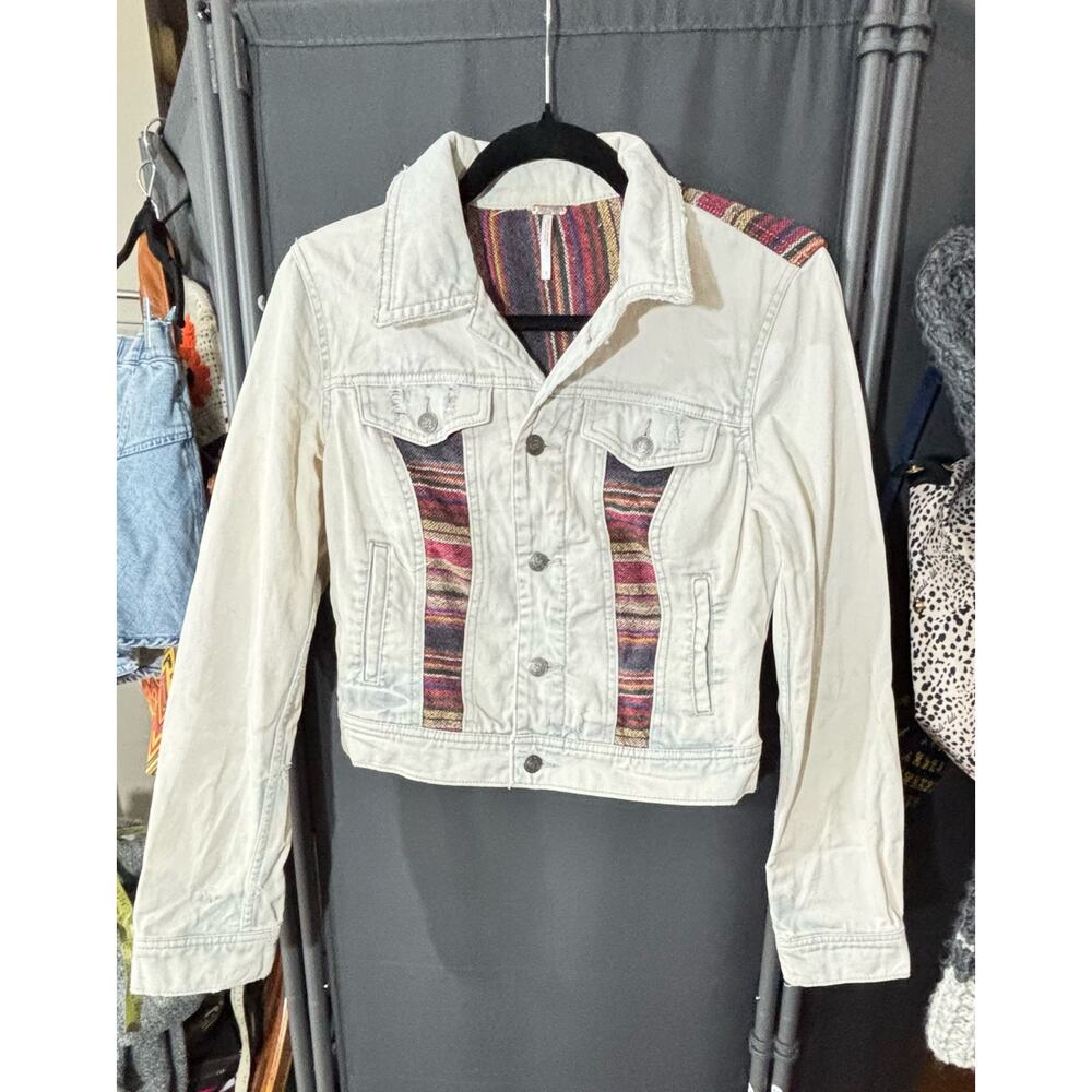 Free People Baja White Washed Denim Jacket Multicolor Knit Panels Size 2 - Picture 2 of 7